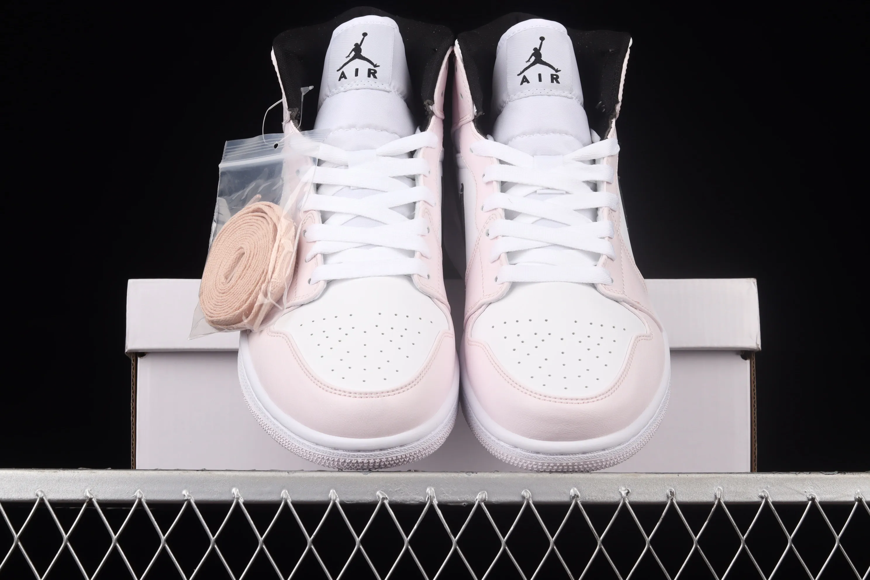All Categories Air Jordan Jordan Series Basketball Shoes Air Jordan 1 Mid Air Jordan 1 Mid SE AJ1 Joe 1 Rose Pink Zhongbang Basketball Shoes BQ6472-500